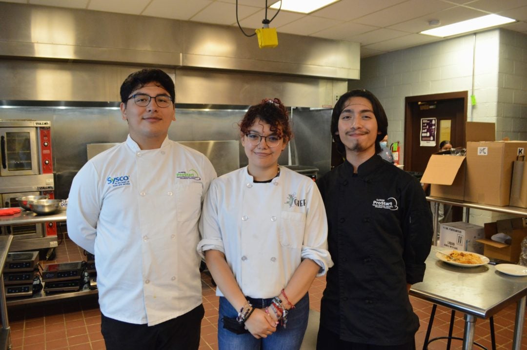 image of student chefs