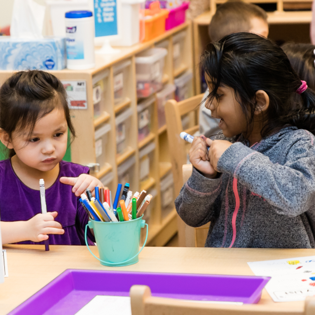 Children work together on art project in Chicago Early Learning classroom