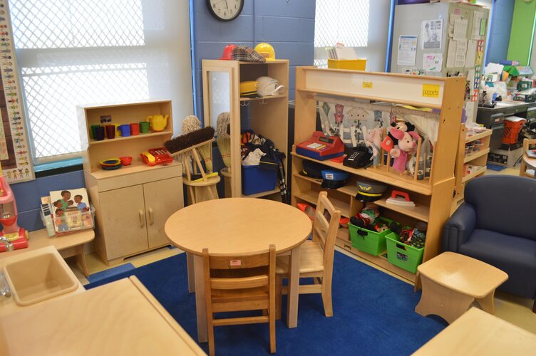 A kindergarten cooking and table set