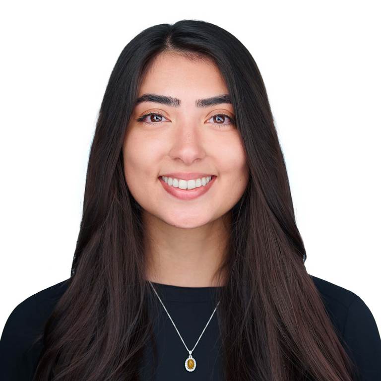 Zahra Naqi-Hasnain Headshot